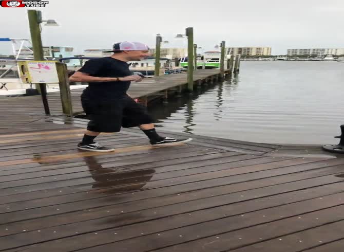 Video :A guy has a horrible experience as he leaps into the water